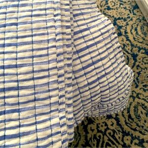 King size blue and white quilt